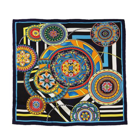 فروغ کے لئے سلک اسکارف